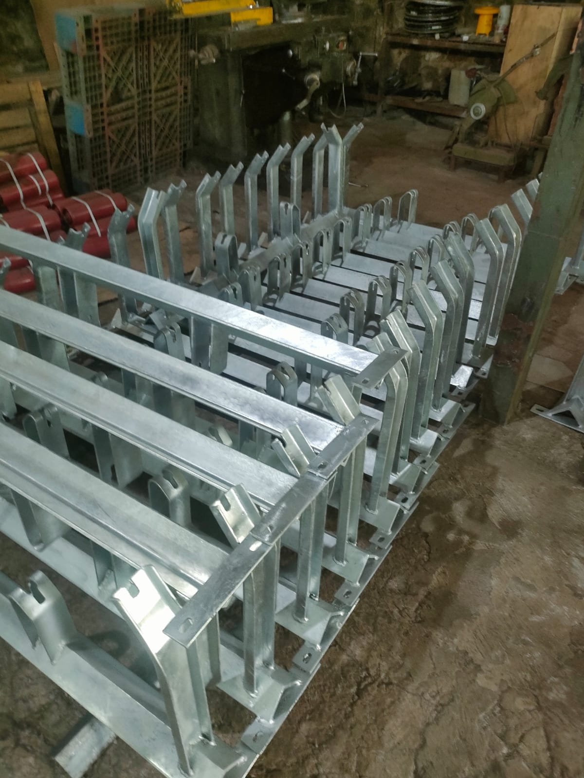 PERLENGKAPAN BELT CONVEYOR